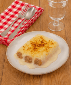 Canelones de carne con bechamel